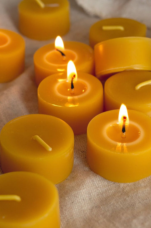 How to Make Yellow Beeswax Candles – A Natural and Cozy DIY