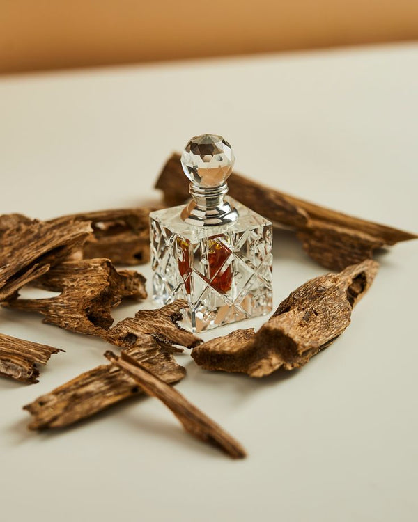 Woody Oud fragrance oil for candle making